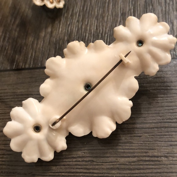 Vintage Celluloid Floral Pin & Clip Earrings Turquoise Gem Center - Picture 15 of 16